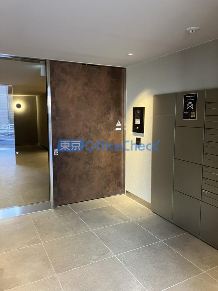 Ｄａｓｈ Ｌｉｖｉｎｇ Ｋｉｂａ