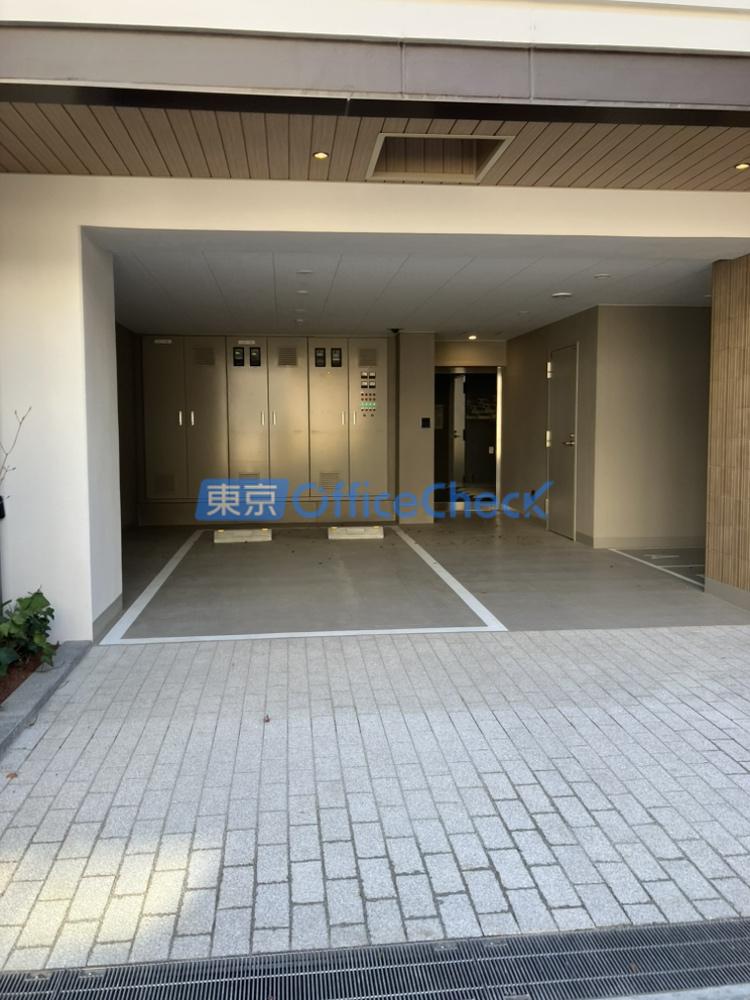 Ｄａｓｈ Ｌｉｖｉｎｇ Ｋｉｂａ