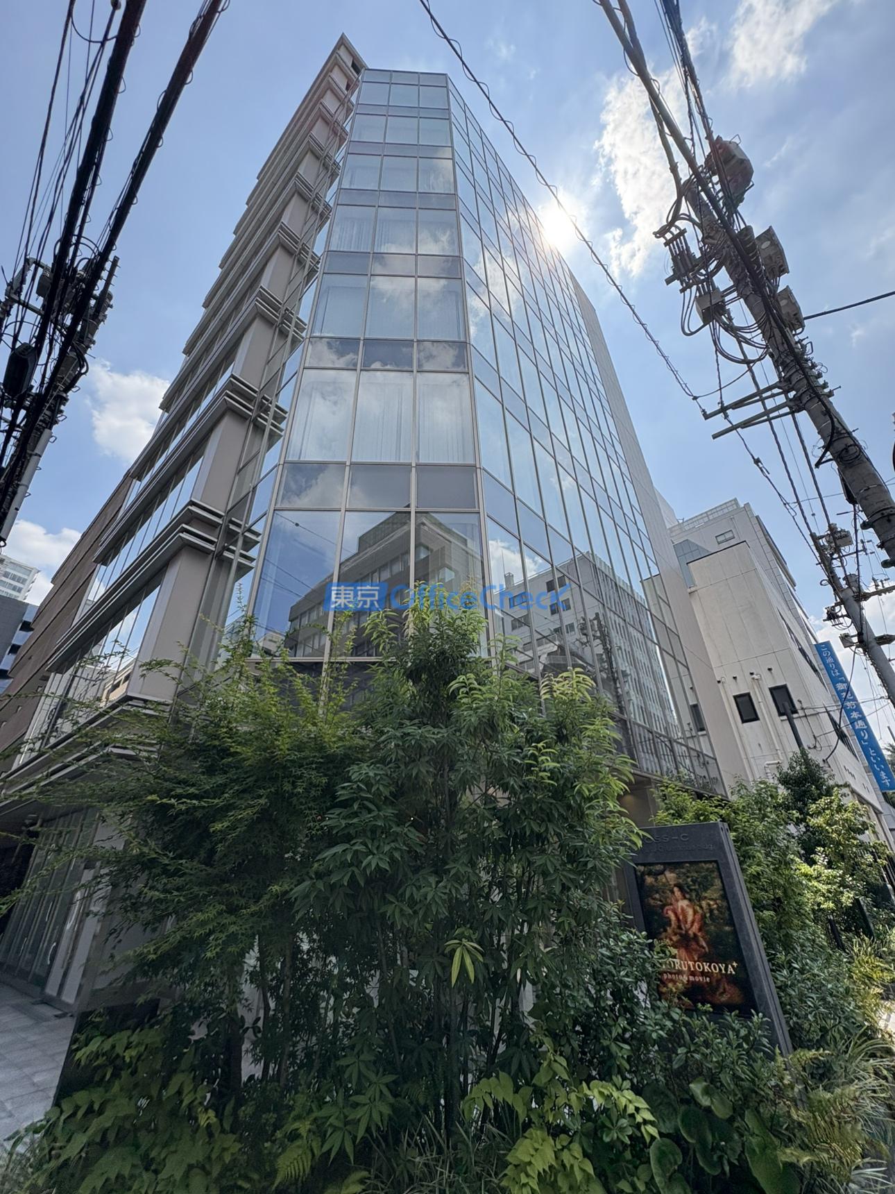 クロスシー新宿御苑前ビル