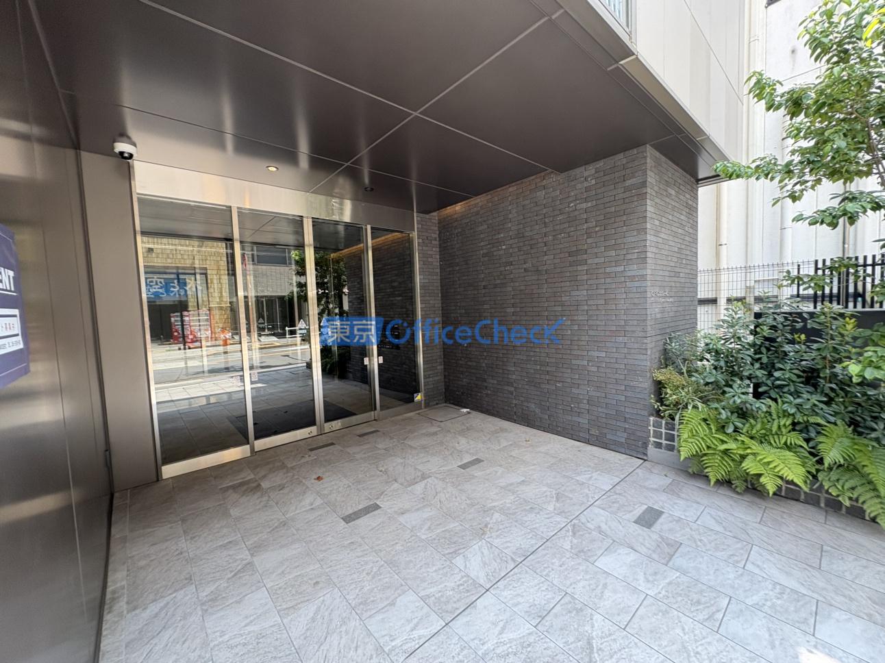 クロスシー新宿御苑前ビル