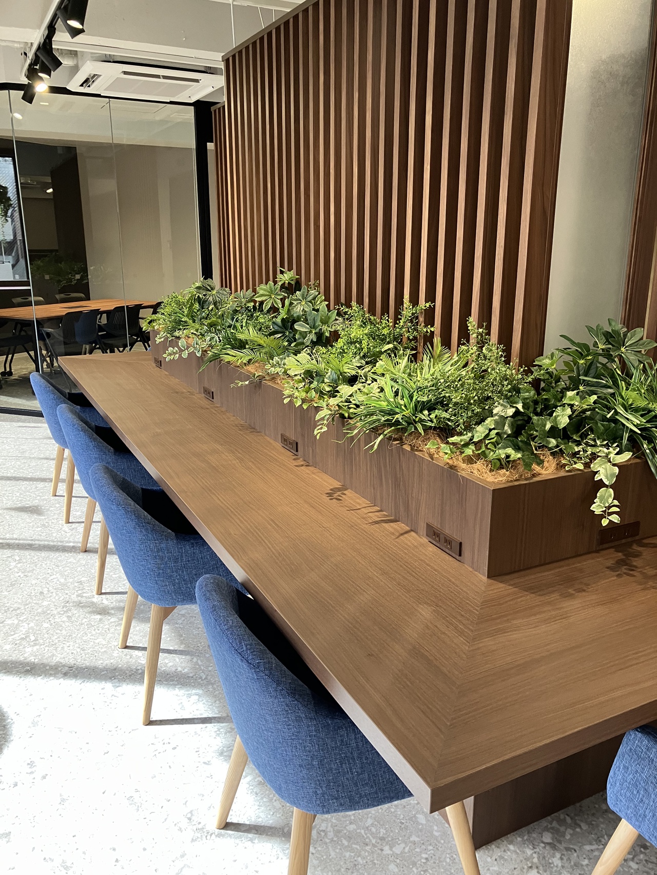 Ｓ-Ｇｌａｎｚ ＫＵＤＡＮ ＢＬＤ.