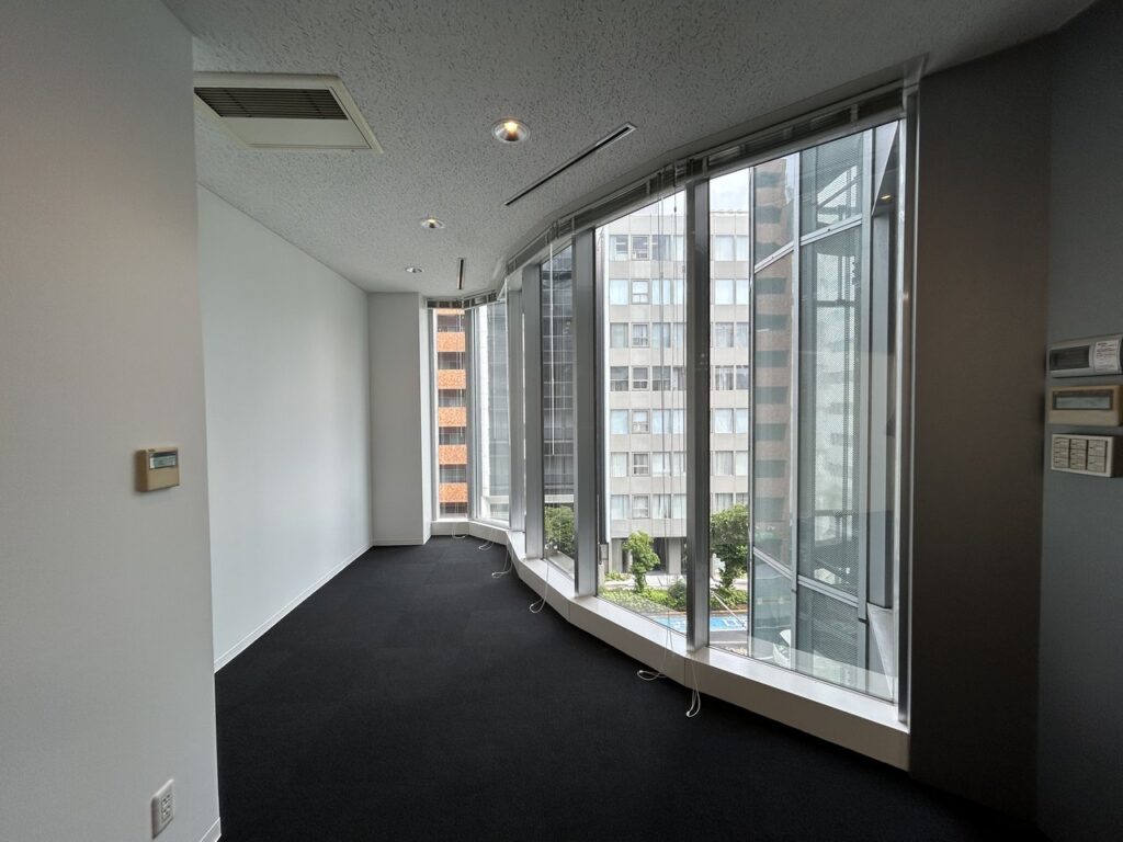 luminous-building-4f 03