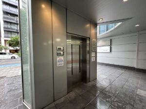 luminous-building-4f 17
