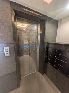 麹町晴花ビル4階 17